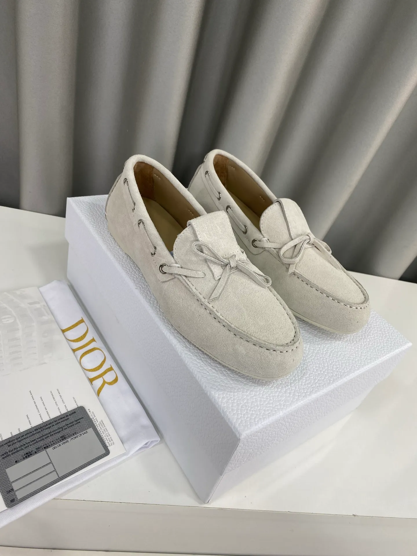 👟👟Ex-factory price 480👟👟 Women's shoes Women's clothing "Exclusive top version" DIOR Dior~25vs spring and summer popular casual flat loafer series... A shoe that does not clash with shirts, simple partition design, a spring must-have, can be worn with any pants or skirt, very comfortable and good-looking on the feet... ❶Fabric: Original customized cow suede ❷Inner: Original customized sheepskin ❸Feet: sheepskin ❹Outsole: original molded wear-resistant rubber ❺Number of codes: 35-39 (40 customizations are non-refundable) ❻Packaging: Original full set of packaging ☀Color: 5 colors available simultaneously on the official website